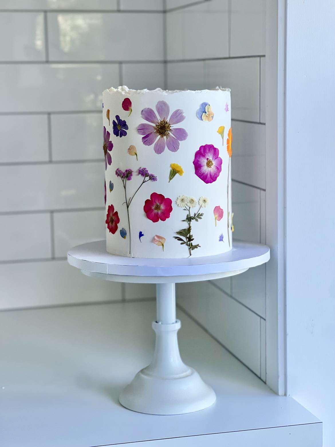 Pressed flowers cake decorating class - Monday April 15th, 6-8pm
