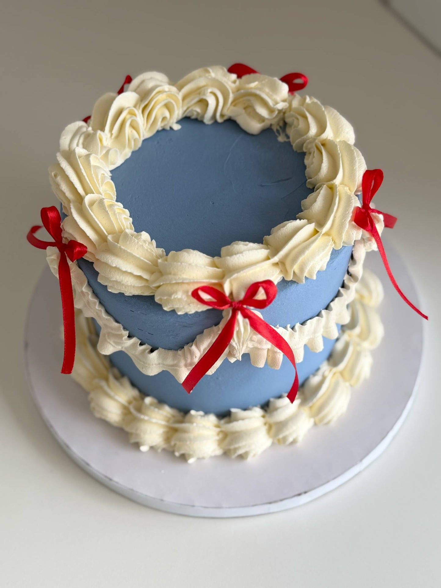 Deluxe vintage buttercream ROUND