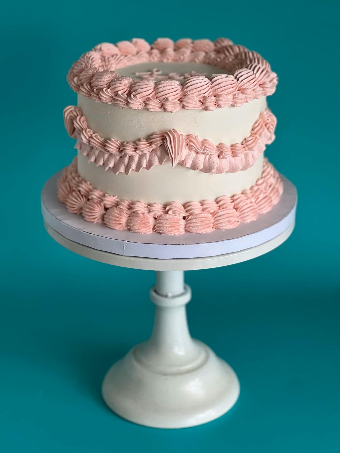 Deluxe vintage buttercream ROUND